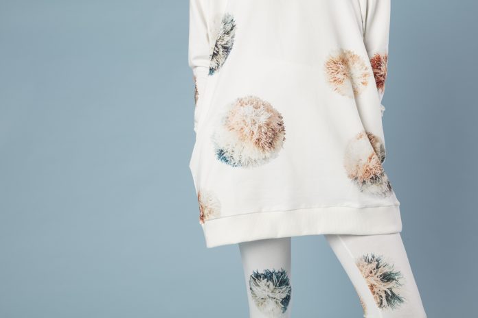 SNURK pyjama loungewear collectie winter 2018/2019 sweater jurk pompom